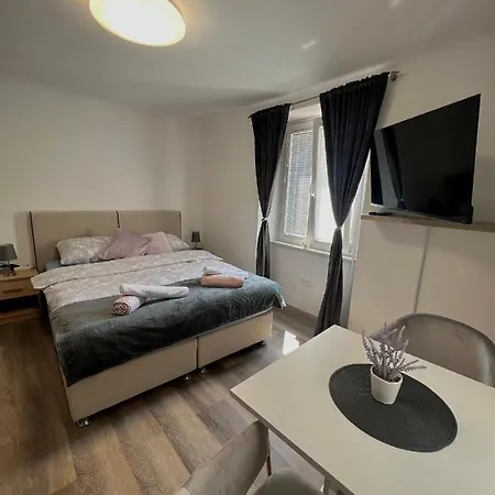 Labi's Seaview Appartement *