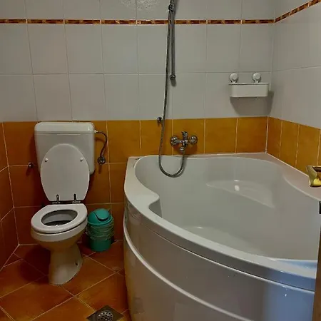 Labi's Seaview بيران