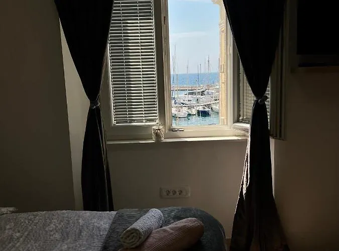 Labi's Seaview 公寓 *