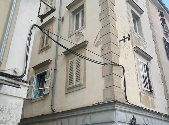 公寓 Labi's Seaview *